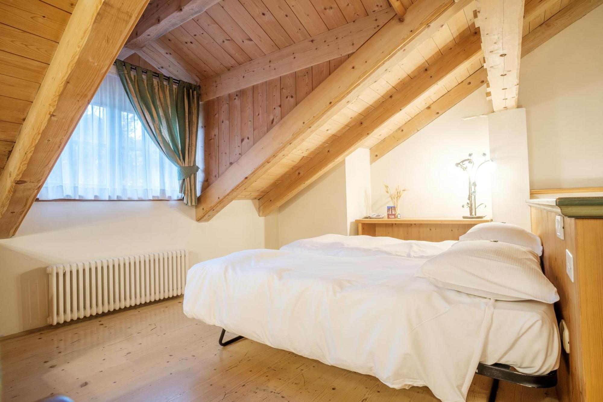 Casa Moresc Spiazzo Szoba fotó