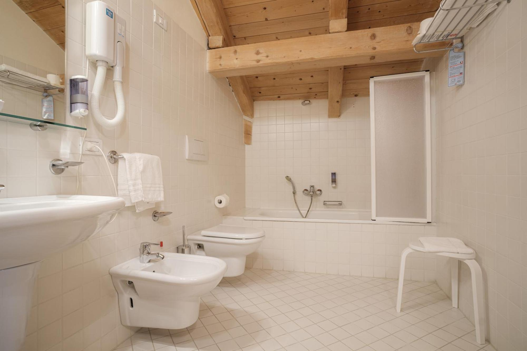 Casa Moresc Spiazzo Szoba fotó
