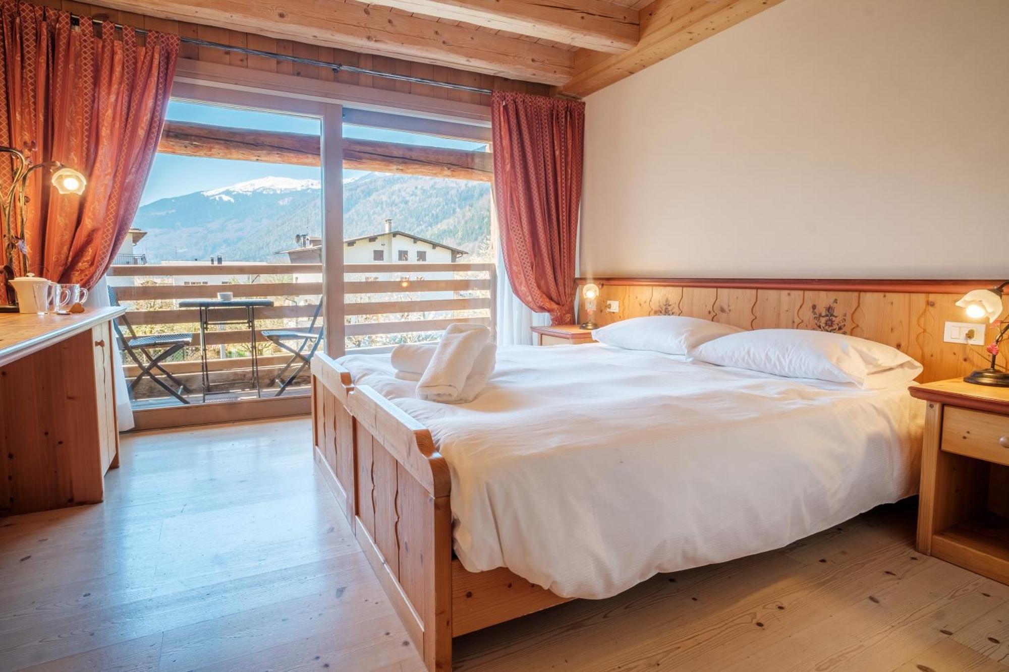 Casa Moresc Spiazzo Kültér fotó