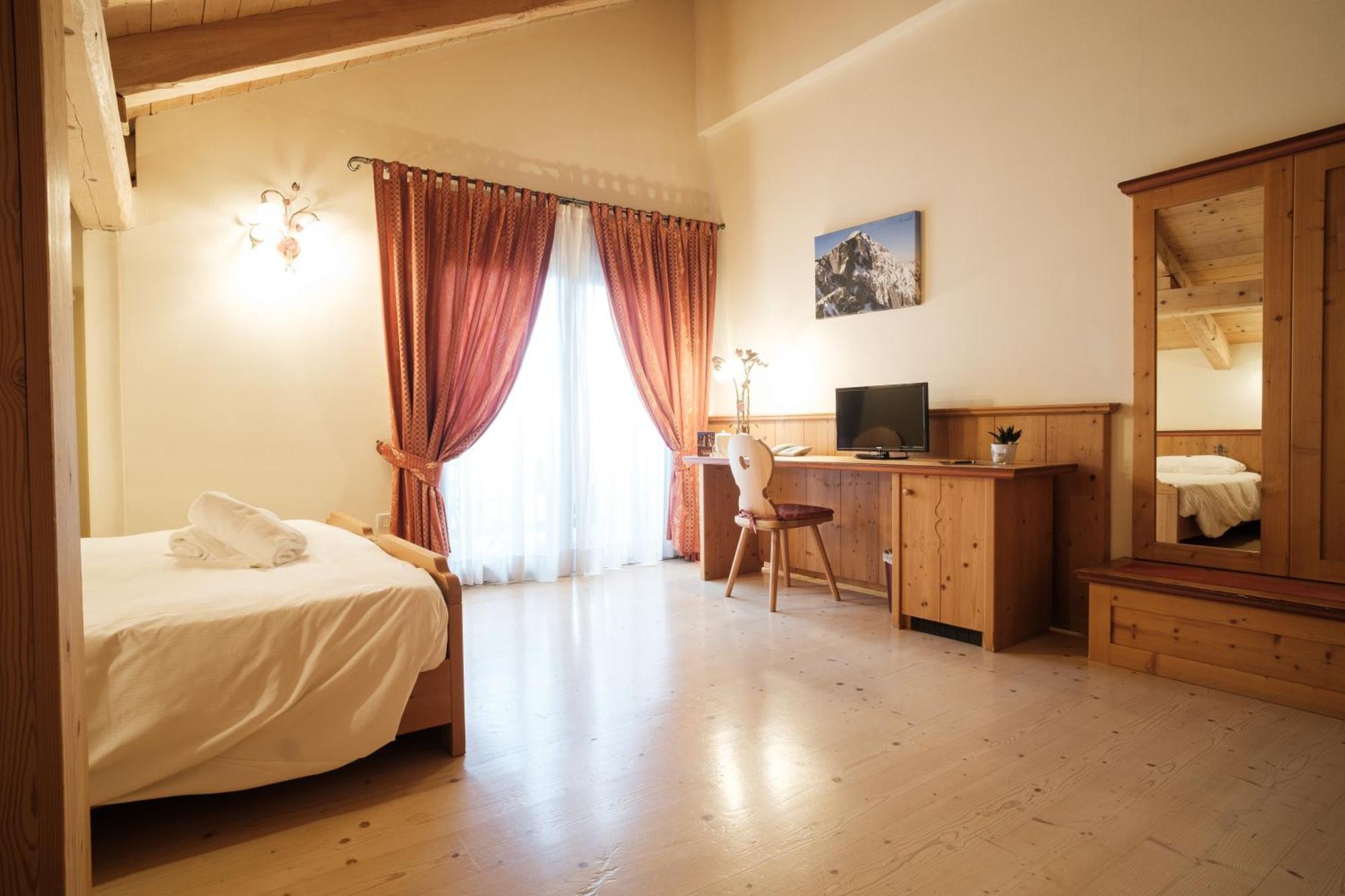 Casa Moresc Spiazzo Szoba fotó